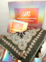 Hijab Segiempat Hitam Motif Printing Voal Umama Box Gold