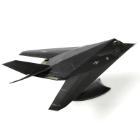 F-117 Nighthawk เครื่องบินโจมตีร่อนซับซ้อน รุ่น สหรัฐอเมริกา กองทัพอากาศ เจ็ต อากาศ ฐาน Edwards 85-8