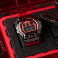 【CASIO 卡西歐】G-SHOCK 25周年金屬手錶-黑紅(GM-6900B-4)