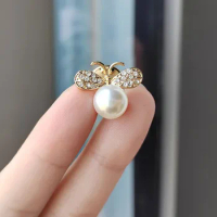 Fashionable And Exquisite Bee Pearl Buckle Breast Pin High Grade Temperament Women'S Scarf Buckle Fixed Clothing Pin