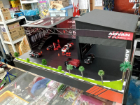DIORAMA ADVAN DIECAST GARAGE HOTWHEELS MINIGT INNO64