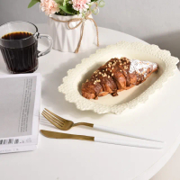 【Homely Zakka】法式浪漫花邊浮雕陶瓷餐盤碗餐具_橢圓淺盤(湯盤 餐具 餐盤 盤子 器皿 碗盤)
