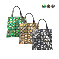 【ISSEY MIYAKE 三宅一生】BAOBAO 7x7 鉑金壓紋光澤手提包(多色選)