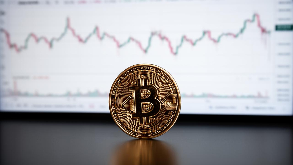 Bitcoin 巨鲸 60 天内吸筹 43,000 BTC——机构资金流入能否筑底？