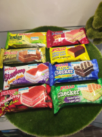 APOLLO LAYER CAKE KEK LAPIS APOLLO 18G CHOCOLATE / COCOA / PANDAN / BLUEBERRY / STRAWBERRY / BLACK C