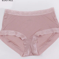 Birdtree 100%Mulberry Silk Briefs seamless Breathable Comfortable Underwear Flat Angle Hot Melt Panties Lace Bag Hip P37644QC