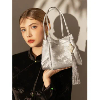 2024 New Chinese food basket bag silk cowhide silver bucket bag one-shoulder oblique straddle handbag