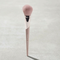 FENTY BEAUTY SCULPTING BRONZER BRUSH 195 修容刷195