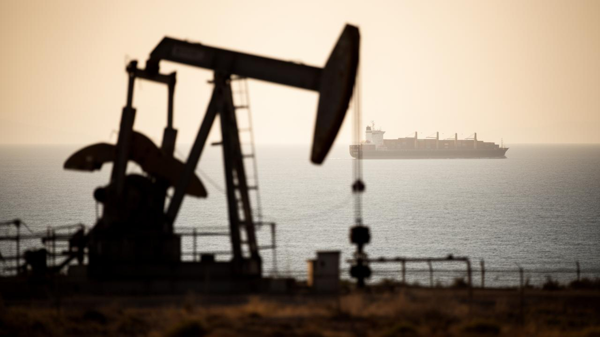 Oil Prices Surge Over 6% as U.S.-Iran Tensions Escalate; CPC Corporation Taiwan Announces Fuel Price Freeze for Next Week