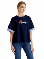 เสื้อยืดแขนสั้นผู้หญิง สกรีนลายกราฟฟิคลาย ELLE BE PARIS รุ่น W3K689 สีกรมท่า