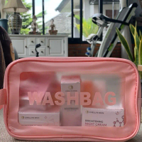 Paket bundling terdiri dari radiant glow day  Brightening night  Whitening bosster serum ada sabun m