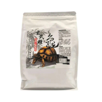【摩達客】玄武糧 陸龜專業飼料1kg 挑嘴小龜專用 天然草本配方 烏龜飼料 陸龜適用(陸龜 蘇卡達)