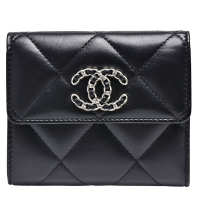 CHANEL 19系列經典金屬雙C LOGO菱格紋小羊皮三折短夾(黑)