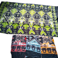 Sarung bali atau kain pantai motif songket