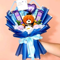 Buket Wisuda Coklat Cadbury dan Boneka hitam