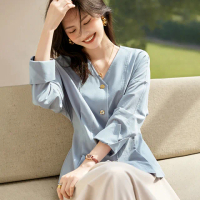 【初色】清涼感文藝V領收腰顯瘦長袖襯衫上衣-藍色-30210(M-2XL可選)