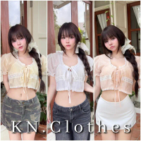 KN.Clothes เสื้อครอปคอกลม ดีเทล 2 ชั้น แต่งลูกไม้ ผูกโบว์หน้า กระดุมดอกไม้ Nusa.Style
