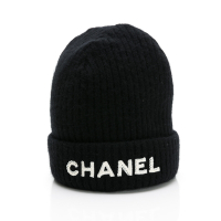 CHANEL 白亮片字母LOGO羊絨毛帽(黑)