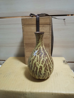 日本回流瓷器昭和時期高麗瓷器陶器花瓶花入。帶原盒，龍川款。梅