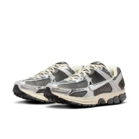 NIKE 慢跑鞋 男鞋 運動鞋 緩震 ZOOM VOMERO 5 灰銀 IM3486-001