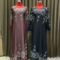 เดรสรุ่นLaila เดรสลายเชิงสะดุดตา รุ่นLaila ดีไซน์คลาสสิก สำหรับทุกโอกาส