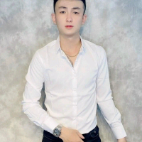 Áo sơ mi trắng trơn và đen trơn hở cúc