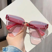 New Fashion Sunglasses Women Square Shape Rimless Cut Edge UV Protection Sunglasses Men Women Stylish Male Female Sun Glasses