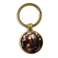 Twilight Movie Keychain Vampire Bella Edward Jacob Renesmee Character Glass Cabochon Pendant Key Ring Jewelry Gift