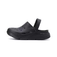 SKECHERS MAX CUSHIONING FOAMIES 洞洞鞋 全黑 243277BBK 男鞋