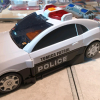 รางรถโทมิก้า รถตำรวจ แปลงเป็นสถานีตำรวจ Tomica World Transform Big Patrol Car งานมือสอง ของไม่ครบนะค