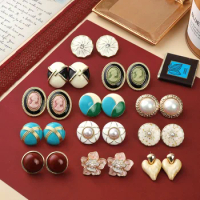 Vintage Grace Geometry Irregular Flowers Zircon Pearl Love Colorful Dripping oil Metal Stud Earrings for Women Jewelry 2021 NEW