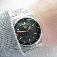 1990s first generation “Orange second hand”seiko 5 Black disc men's automatic watch 7009A（Spanish+English）