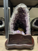 Sweet Heart 田芯開運精選 型美小木形 桌上型紫水晶洞 8.1kg 內含水晶花 紫鈦晶 晶體清透 超洞深 小精品