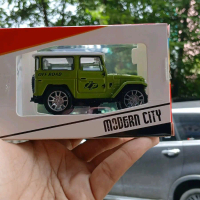 Mainan Miniatur Mobil Diecast Jeep Toyota Land Cruiser FJ40 Hardtop Cruiser M8568