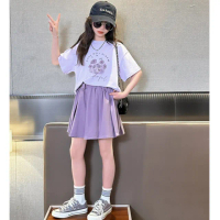 【UniKids】中大童裝2件套裝花朵短袖T恤百褶短裙 JK學院風 女大童裝 CVCJD8233(紫)