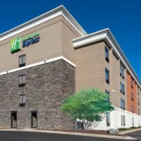 โรงแรม Holiday Inn Express &amp; Suites Greensboro - I-40 atWendover, an IHG Hotel