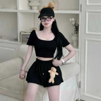 Set Áo Croptop Ôm Body Cổ Vuông Phối Chân Váy Xoè Kèm Gấu Xinh