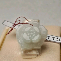 Liontin Giok Jadeite Jade Ukir Bunga 100% Natural Jade