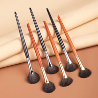 1 piece Small Fan Makeup brushes Highlighter Nose shadow Make up brush Blusher contour exquisite beauty tools Goat hair