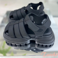 【Taroko】風尚品味羅馬圓頭齒輪底涼鞋(黑色)