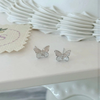 Suwan.na.shop ต่างหู ต่างหูก้านเสียบ ต่างหูผีเสื้อคริสตัล