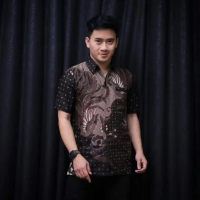 GEMALA COKLAT | Batik Jawa Viral | Baju Batik Lelaki Lengan Pendek | Baju Batik Style | Baju Batik L