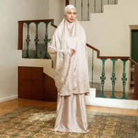 Lozy Hijab - Bianca Prayer Embroidery Set Lozy x Bianca Kartika (Mukena Bordir Bahan Silk Set Patter