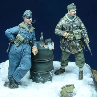 1/35 Risen Figures Model Kits Hungary Soldier Winter 2 figure Unassambled Unpainted