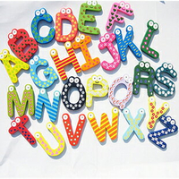 新奇特兒童節禮物創意木制卡通26個早教英文字母冰箱貼生日禮物