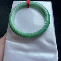 緬甸手鐲豆綠翡翠手鐲種老水潤色澤均勻乾淨完美漂亮東方韻味大氣