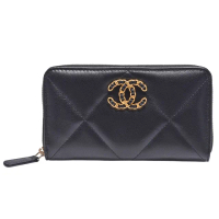 【CHANEL 香奈兒】19系列經典金屬雙C LOGO菱格紋小羊皮拉鍊中夾(黑AP0948L-BLK-GPN)