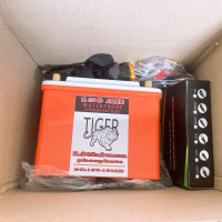 Tiger Bình Pin Lithium 12V-150Ah Chống Nước Với Màn Hình Hiển Thị Thông Tin Dung Lượng Thực Tế 100Ah