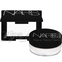 【VT薇拉寶盒】 NARS 裸光蜜粉(#CRYSTAL)(10g)+裸光蜜粉餅(#CRYSTAL)(10g)(新包裝)