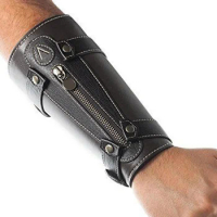 Medieval Assassin Creed Hidden Blade Wrist Arm Armor Knife Sword Sleeve Cuff Dagger Gauntlet Bracer Edward Cosplay Costume Props